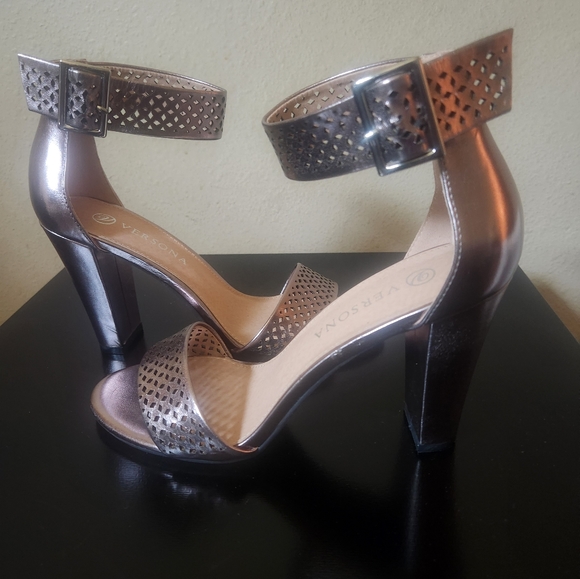 Shoes - Picture 2 of 4